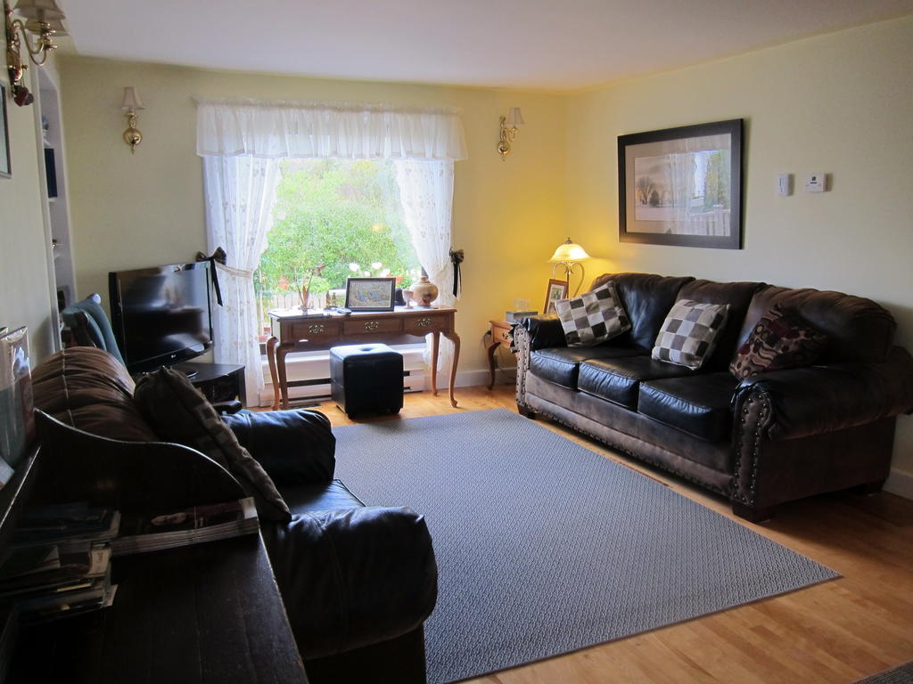 Auld Farm Inn B&B Baddeck Exterior photo